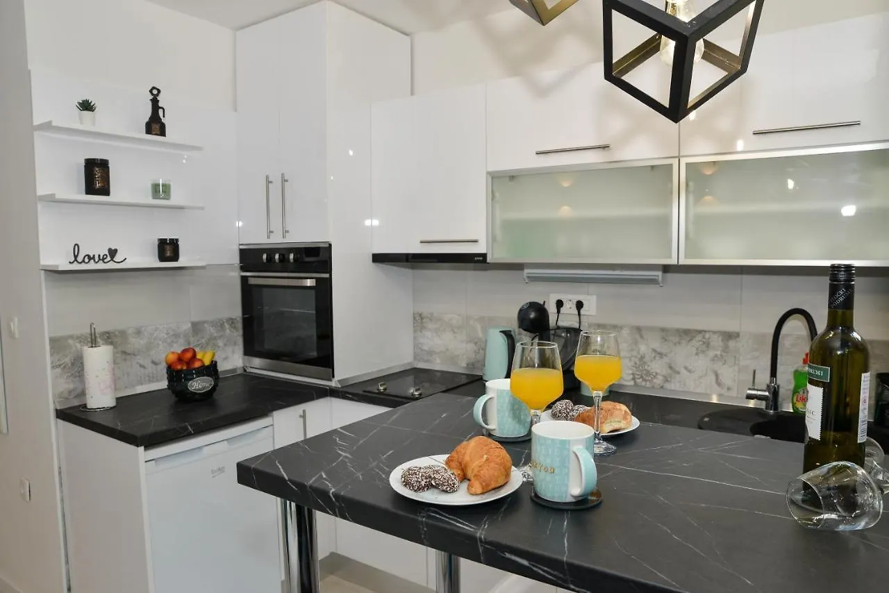 Apartment Deni Zadar 0*,  Croacia